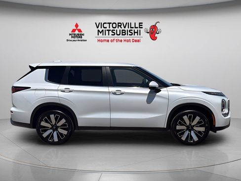 New 2026 Mitsubishi Outlander SE FWD image 8
