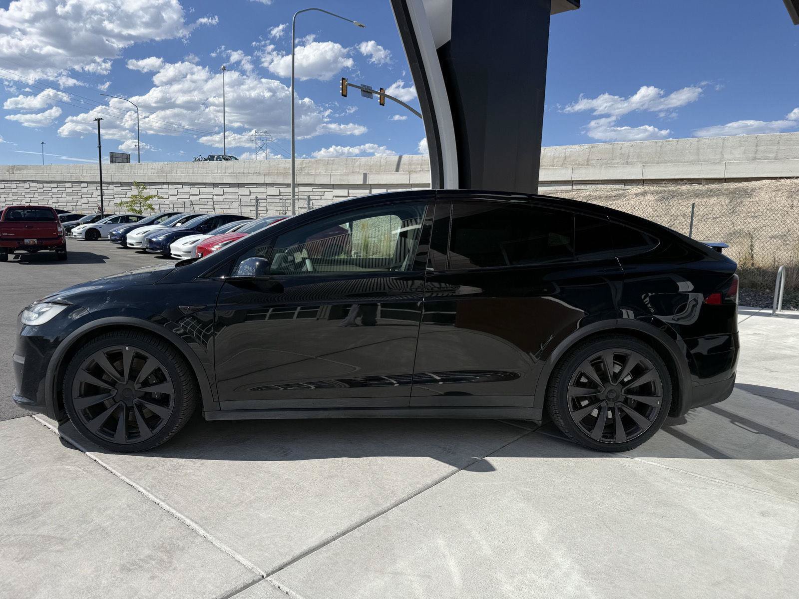 Used 2022 Tesla Model X Plaid AWD/4WD image 5