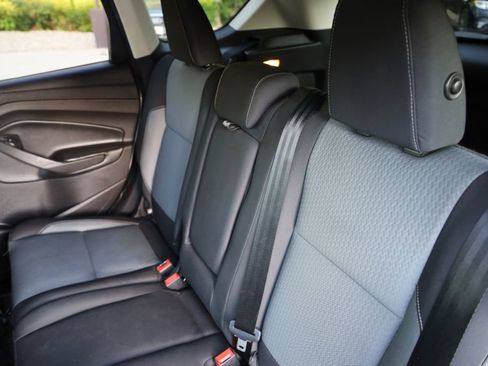 Used 2018 Ford Escape SE image 19