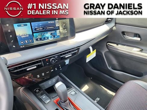New 2025 Nissan Kicks SR AWD/4WD image 11