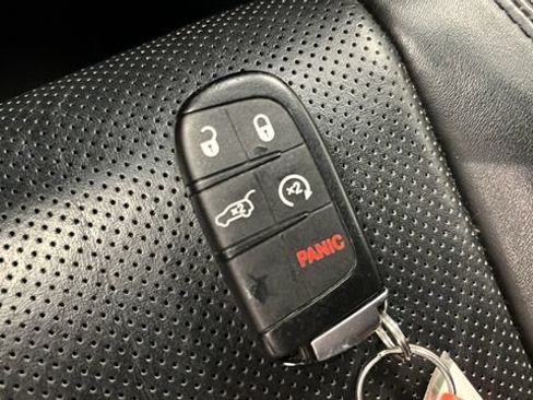Used 2020 Jeep Grand Cherokee Limited w/ Luxury Group II AWD/4WD image 21