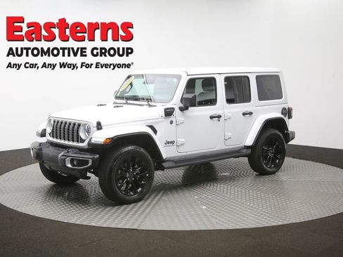 Used 2025 Jeep Wrangler Unlimited Sahara AWD/4WD image 52