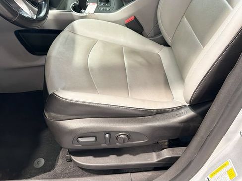 Certified 2022 GMC Terrain SLT AWD/4WD image 17