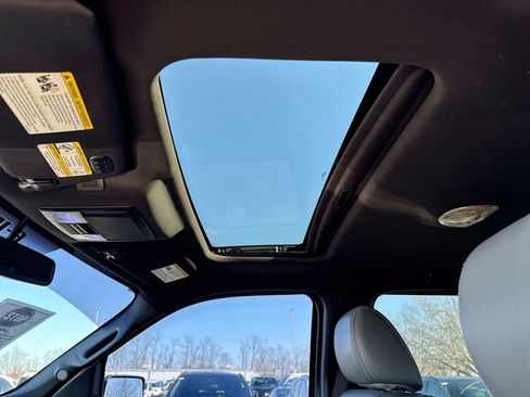 Used 2011 Ford F150 Lariat Limited image 20