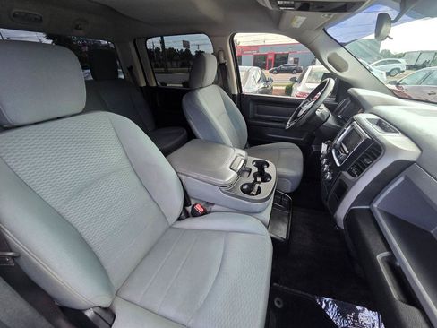 Used 2017 RAM 1500 Express RWD image 19