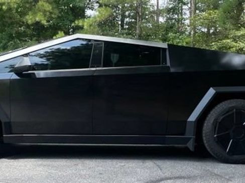 Used 2024 Tesla Cybertruck AWD Crew Cab image 4