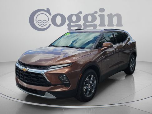 Used 2024 Chevrolet Blazer LT w/ Sound & Technology Package FWD image 1