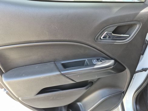 Used 2021 Chevrolet Colorado LT RWD image 16
