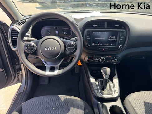 Certified 2023 Kia Soul LX w/ LX Technology Package FWD image 15