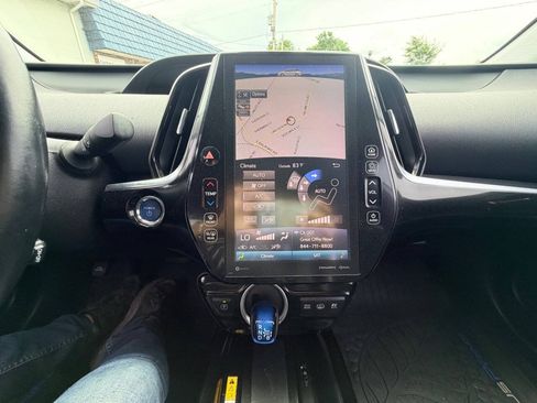 Used 2020 Toyota Prius Prime XLE FWD image 4