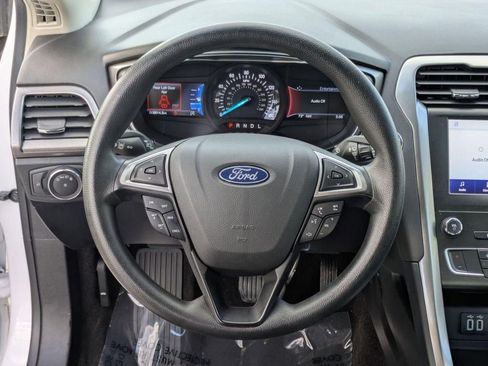 Used 2020 Ford Fusion SE FWD image 17