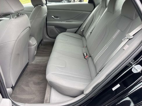 Used 2024 Hyundai Elantra SEL FWD image 28