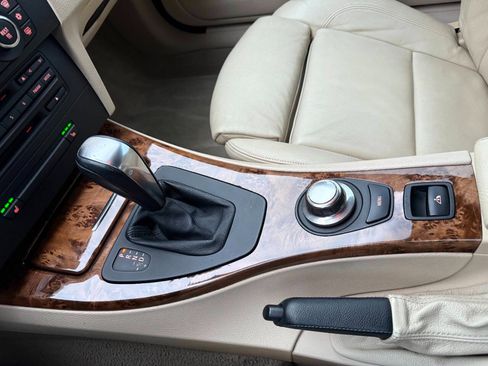 Used 2007 BMW 335i Convertible image 54