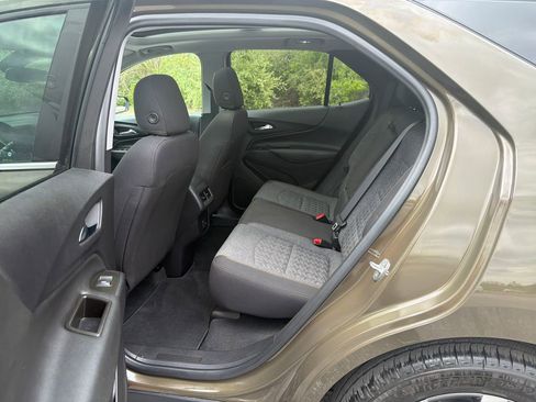 Used 2023 Chevrolet Equinox LT FWD image 23
