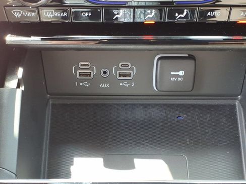 Used 2023 Jeep Grand Cherokee Limited w/ Luxury Tech Group II AWD/4WD image 14