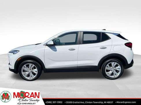 Used 2025 Buick Encore GX Preferred AWD/4WD image 3