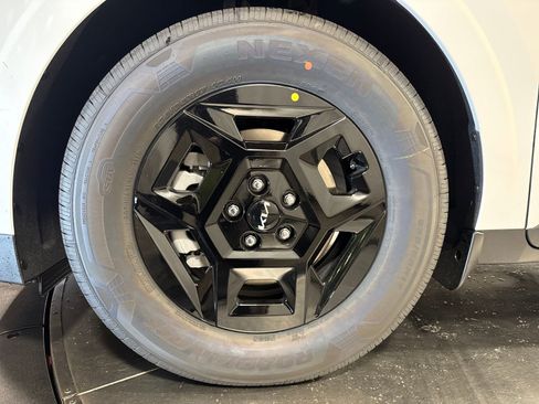 New 2026 Kia Carnival image 2