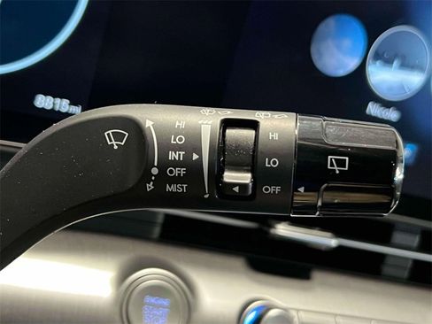 Used 2025 Hyundai Kona Limited image 27