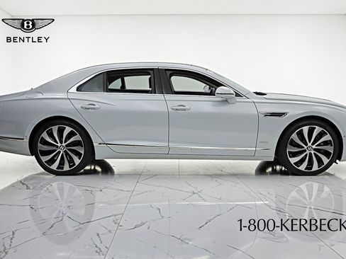 Used 2023 Bentley Flying Spur Azure image 19