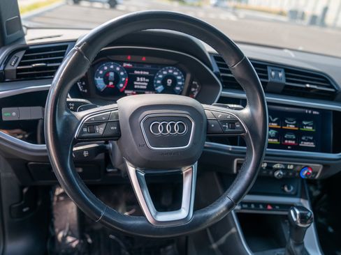 Used 2021 Audi Q3 2.0T Premium w/ Convenience Package AWD/4WD image 12