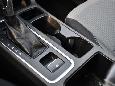 Used 2017 Ford Escape SE image 32