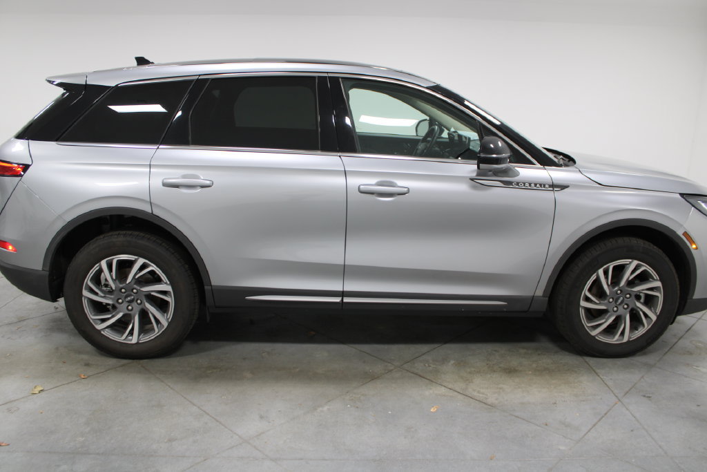 Used 2023 Lincoln Corsair AWD w/ Equipment Group 101A image 11
