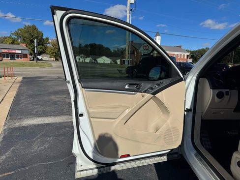 Used 2016 Volkswagen Tiguan R-Line FWD image 9