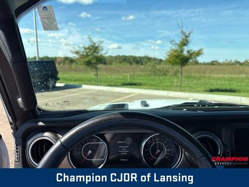 Used 2021 Jeep Gladiator Rubicon AWD/4WD image 15