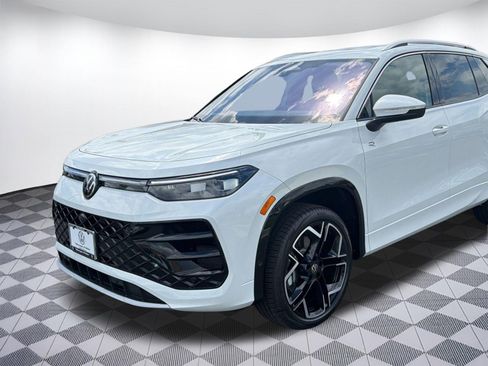 New 2026 Volkswagen Tiguan SEL R-Line AWD/4WD image 21