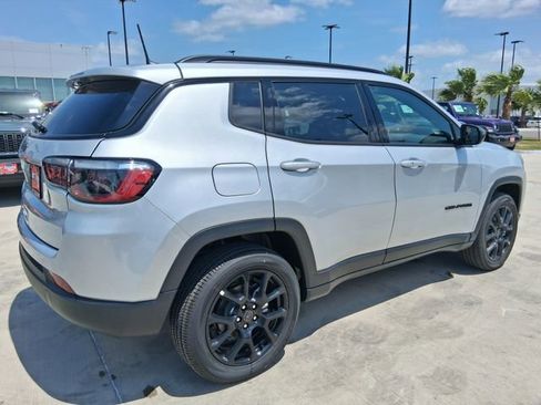 New 2026 Jeep Compass Latitude image 7