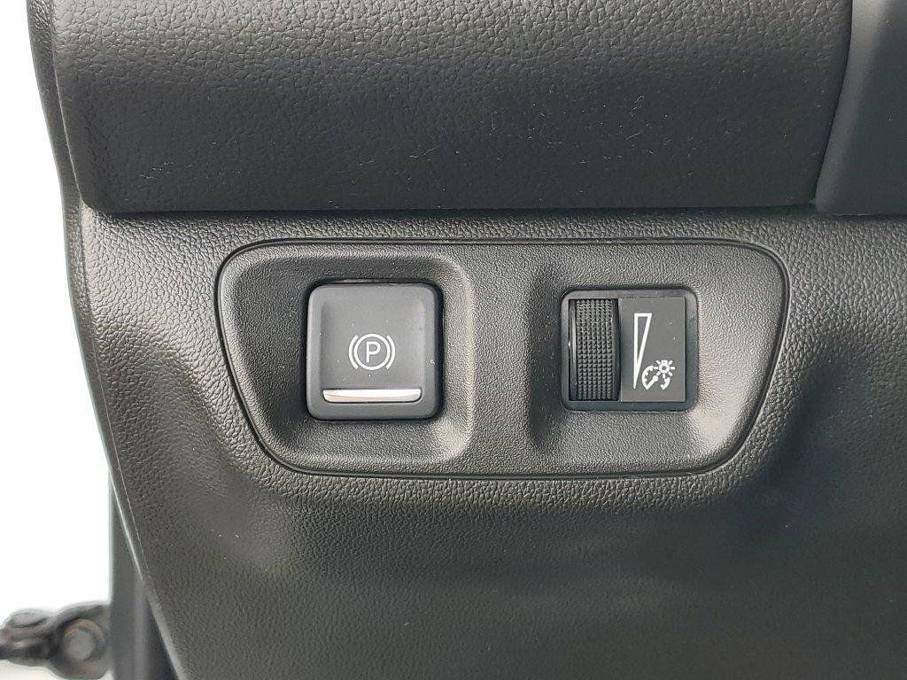 Used 2020 GMC Acadia SLE w/ Driver Convenience Package FWD image 9