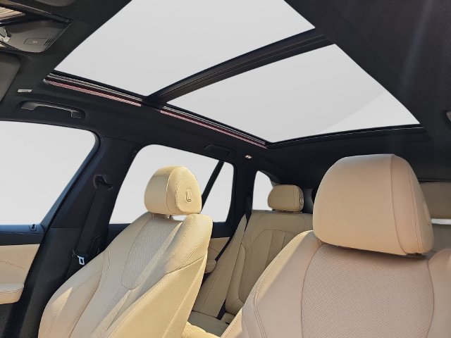 Used 2022 BMW X5 xDrive40i w/ Premium Package AWD/4WD image 27