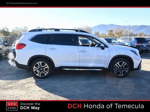 Used 2023 Subaru Ascent Touring image 5