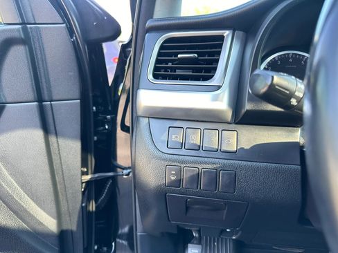 Used 2017 Toyota Highlander SE AWD/4WD image 22