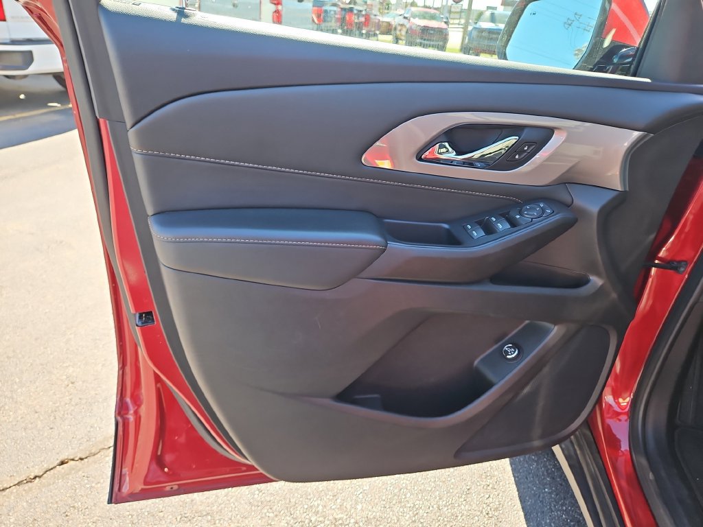 Used 2020 Chevrolet Traverse LT FWD image 21