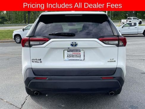 Used 2019 Toyota RAV4 LE AWD/4WD image 4