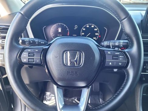 Used 2025 Honda Pilot Touring image 25