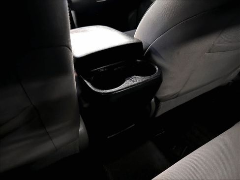 Used 2015 Toyota Tacoma 4x4 Double Cab w/ TRD Off-Road Package image 34