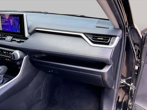 Certified 2025 Toyota RAV4 XLE FWD image 19