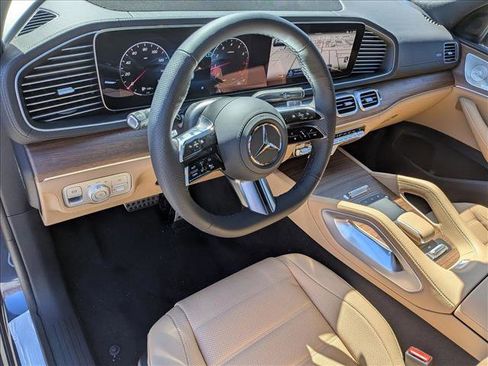 New 2026 Mercedes-Benz GLS 580 4MATIC image 3