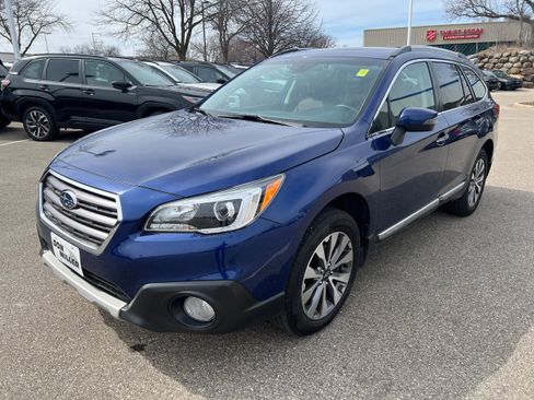 Used 2017 Subaru Outback 2.5i Touring w/ Popular Package #5A image 3