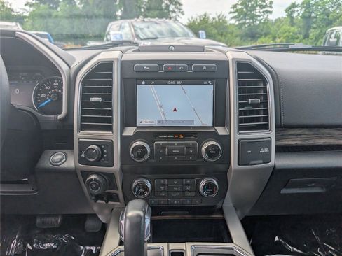 Used 2019 Ford F150 Lariat w/ Equipment Group 502A Luxury AWD/4WD image 19