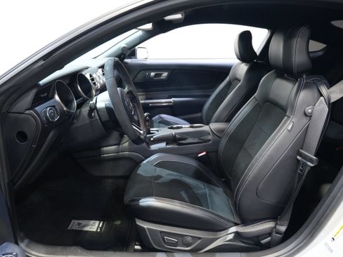 Used 2016 Ford Mustang Shelby GT350 w/ Technology Package RWD image 28