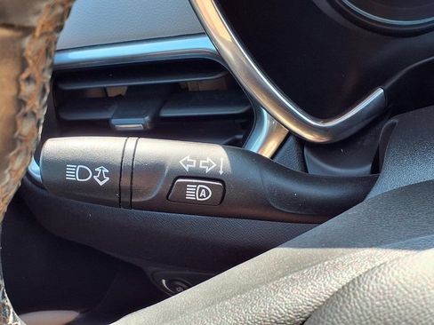 Used 2023 Chevrolet Equinox LT FWD image 22