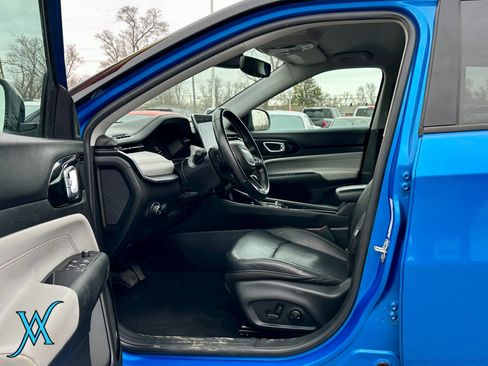 Used 2022 Jeep Compass Limited AWD/4WD image 13