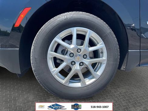 Used 2023 Chevrolet Equinox LT w/ Driver Convenience Package AWD/4WD image 9