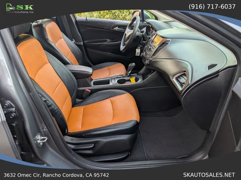 Used 2018 Chevrolet Cruze LT FWD image 23