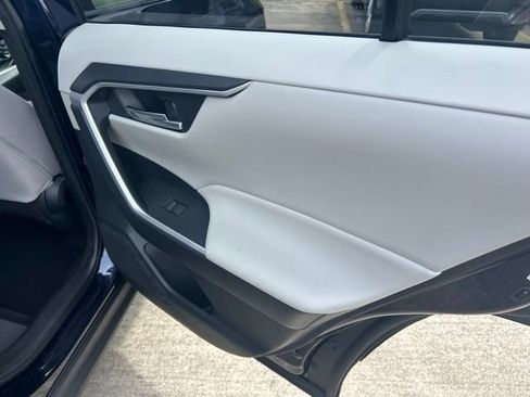 Used 2019 Toyota RAV4 XLE FWD image 13