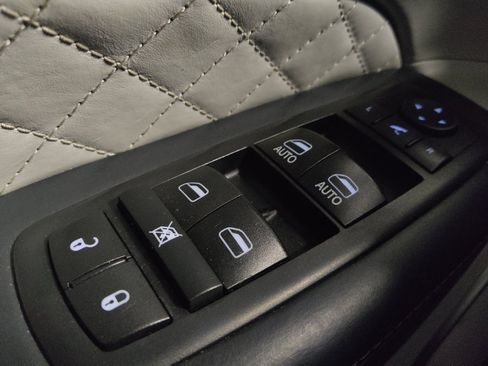 Used 2017 Jeep Grand Cherokee Summit AWD/4WD image 27