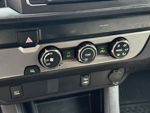 Used 2019 Toyota Tacoma SR RWD image 22